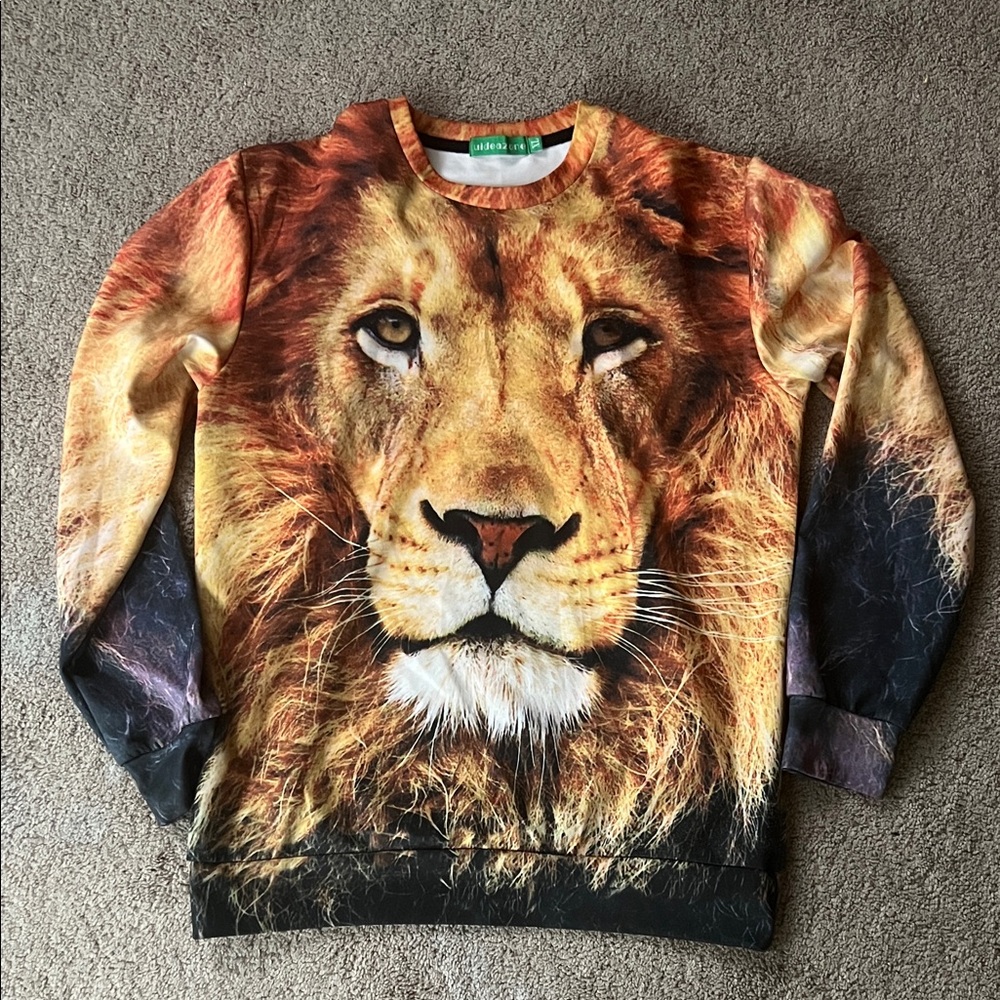Majestic Lion Graphic Crewneck Sweater
